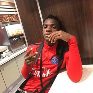 Meet your Posher, Ninho